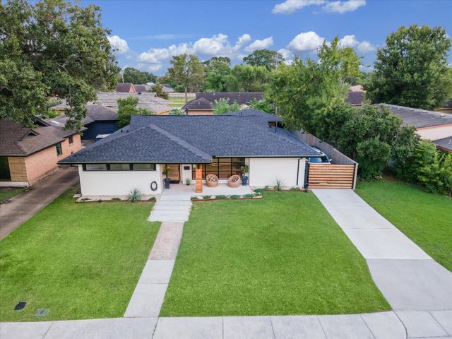 4111 Martinshire Drive, Houston, TX 77025