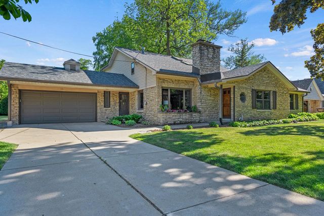 115 W Green Tree ROAD, Glendale, WI 53217