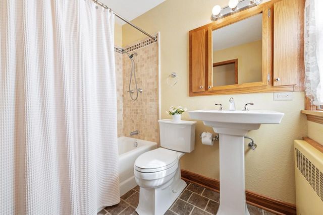 115 W Green Tree ROAD, Glendale, WI 53217