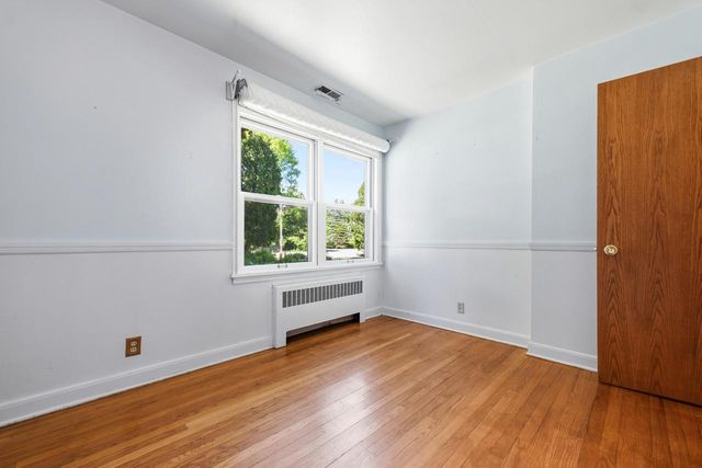 115 W Green Tree ROAD, Glendale, WI 53217