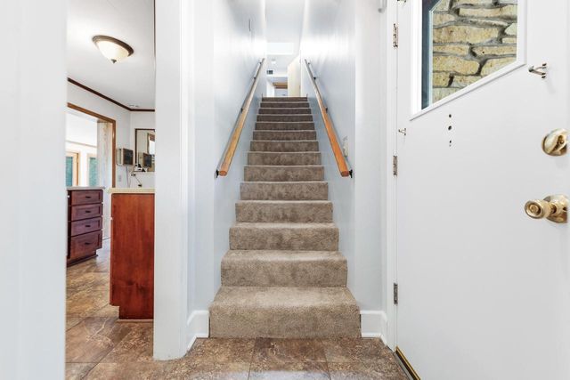 115 W Green Tree ROAD, Glendale, WI 53217