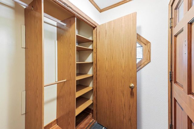 115 W Green Tree ROAD, Glendale, WI 53217