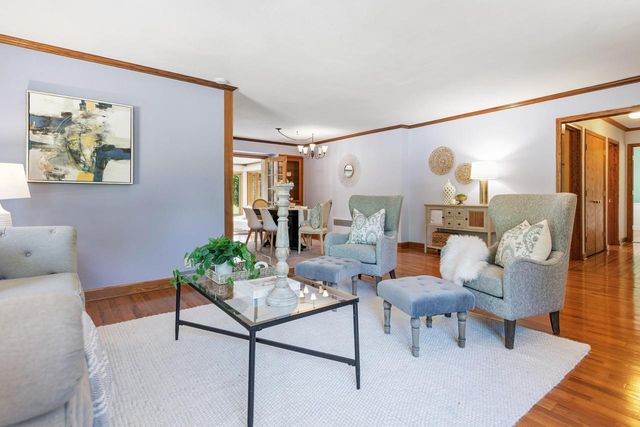 115 W Green Tree ROAD, Glendale, WI 53217