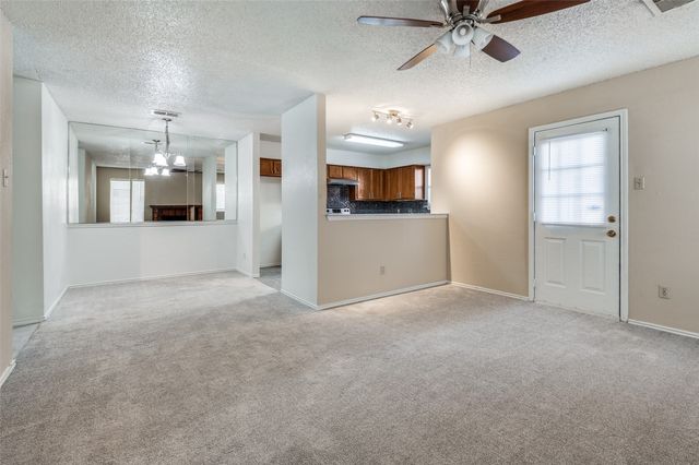 2617 Isbella Drive, Grand Prairie, TX 75052