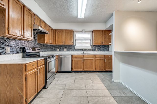 2617 Isbella Drive, Grand Prairie, TX 75052