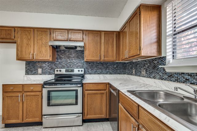 2617 Isbella Drive, Grand Prairie, TX 75052