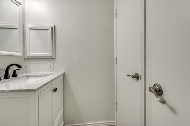 2617 Isbella Drive, Grand Prairie, TX 75052