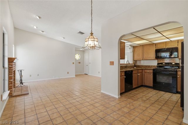 1751 East Reno Avenue 221, Las Vegas, NV 89119