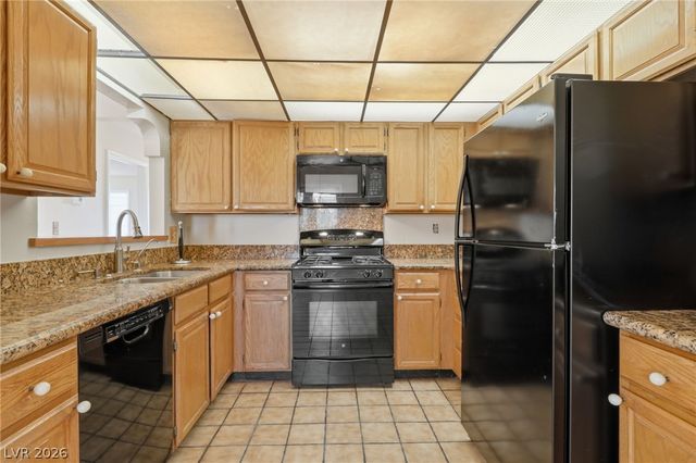 1751 East Reno Avenue 221, Las Vegas, NV 89119