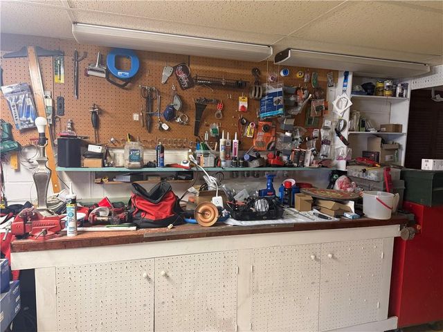 2520 Westminister Lane, St Joseph, MO 64503