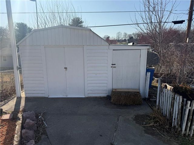 2520 Westminister Lane, St Joseph, MO 64503