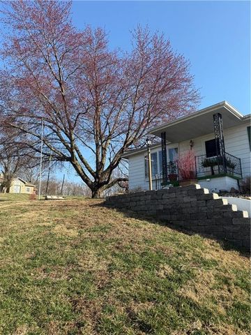 2520 Westminister Lane, St Joseph, MO 64503