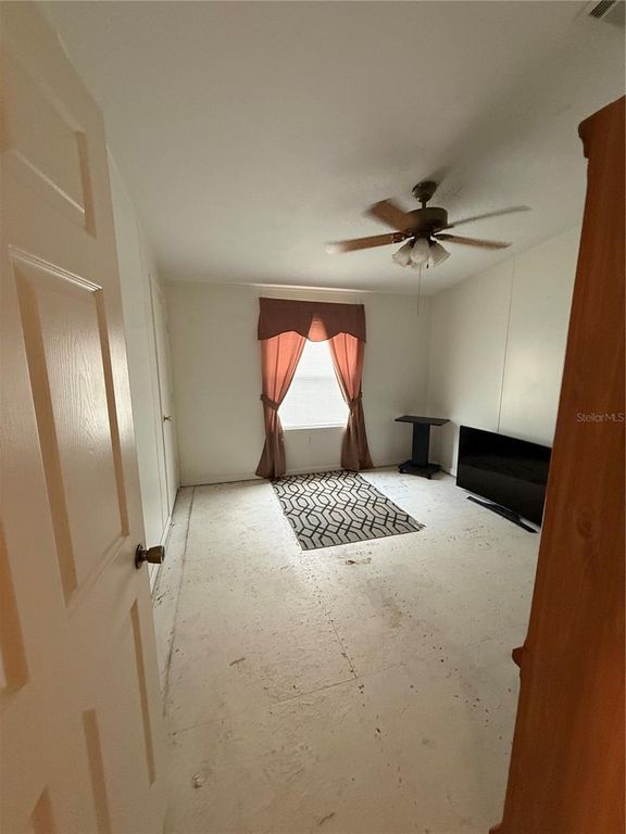 Image 11 of property listing at 301 GOLDEN TRAIL, Lake Placid, FL 33852