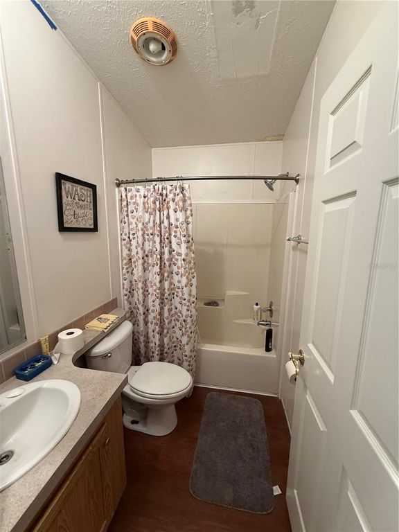 Image 10 of property listing at 301 GOLDEN TRAIL, Lake Placid, FL 33852