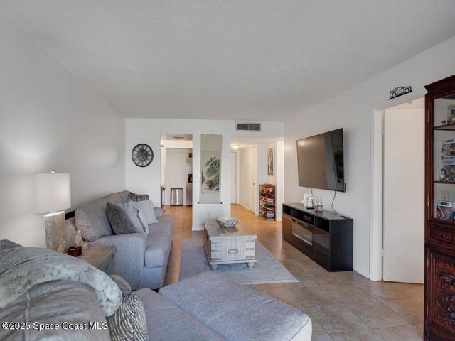 1166 6th Avenue B3, Vero Beach, FL 32960