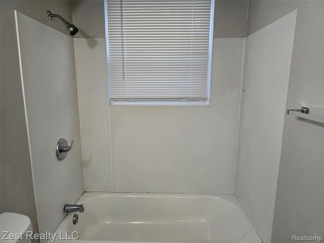 19928 Santa Barbara Drive, Detroit, MI 48221