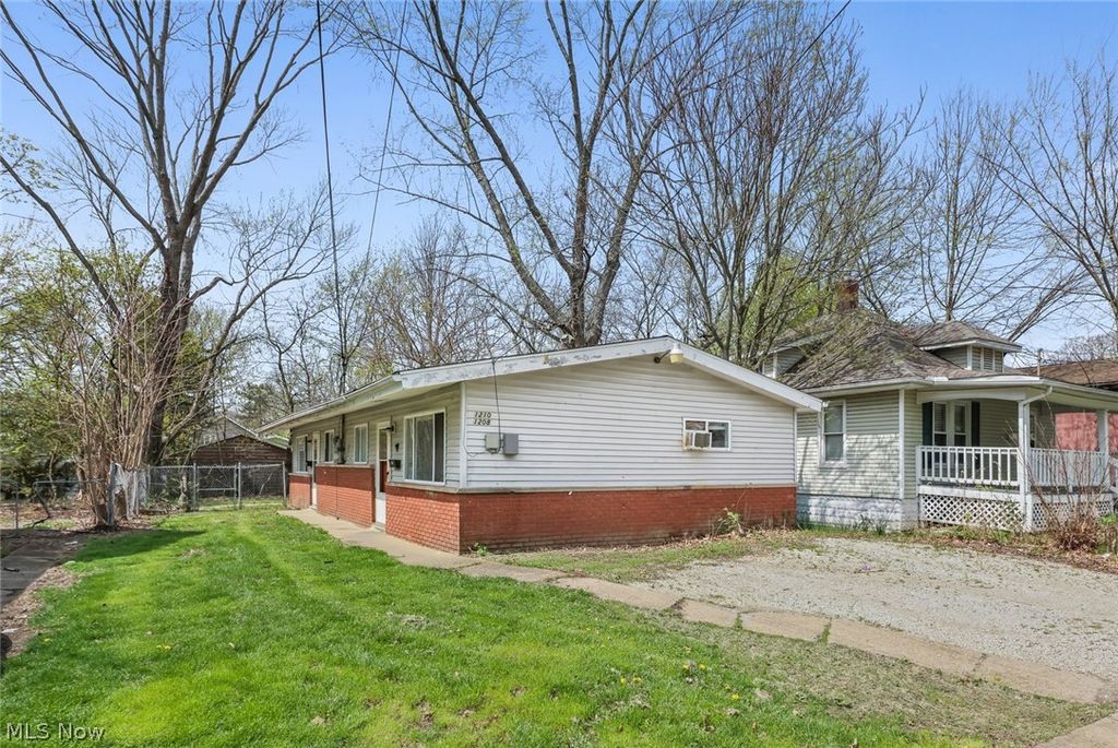 1208-1210 Bellows Street, Akron, OH 44301
