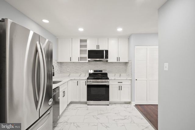 14832 SMETHWICK PL, Centreville, VA 20120