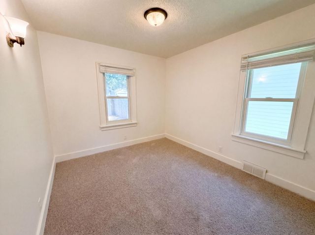 2715 Irving Avenue N, Minneapolis, MN 55411