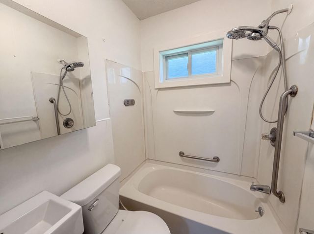 2715 Irving Avenue N, Minneapolis, MN 55411