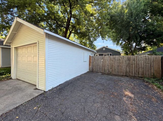 2715 Irving Avenue N, Minneapolis, MN 55411