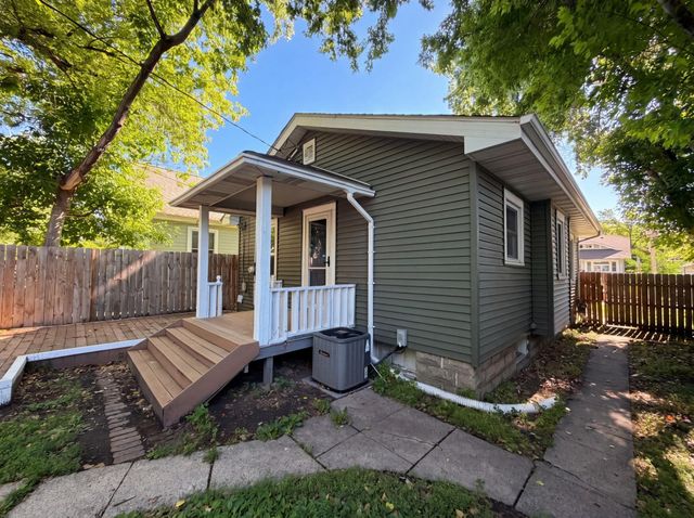 2715 Irving Avenue N, Minneapolis, MN 55411