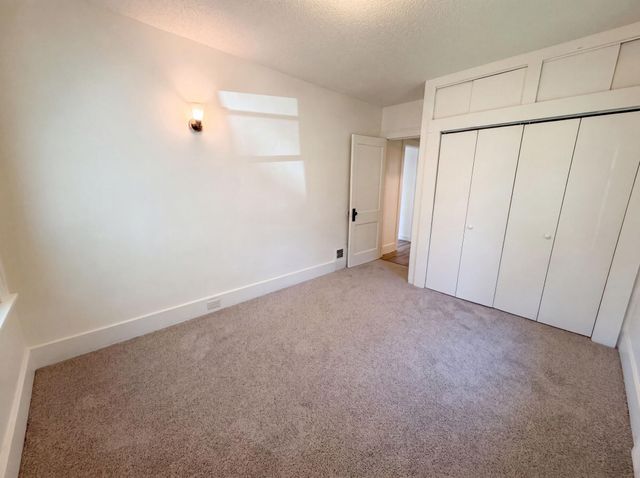 2715 Irving Avenue N, Minneapolis, MN 55411
