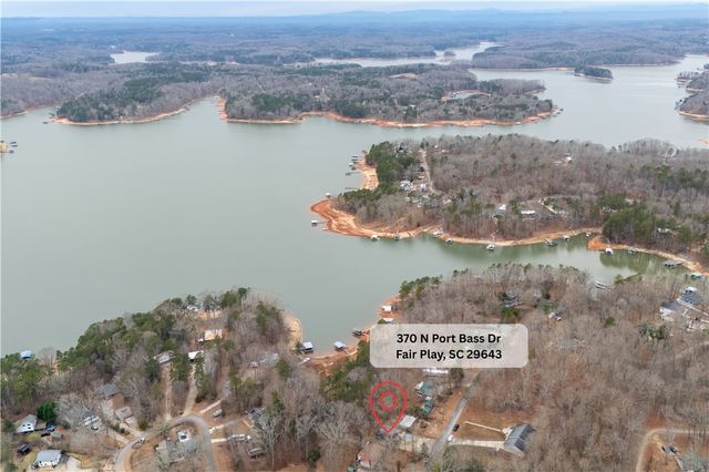 370 N Port Bass Drive, Fair Play, SC 29643