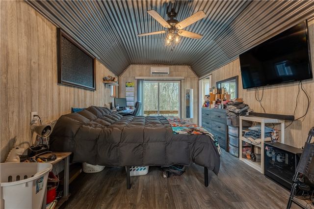 370 N Port Bass Drive, Fair Play, SC 29643