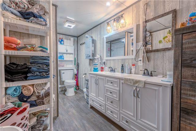 370 N Port Bass Drive, Fair Play, SC 29643