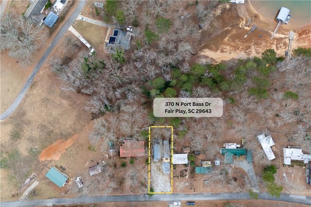 370 N Port Bass Drive, Fair Play, SC 29643