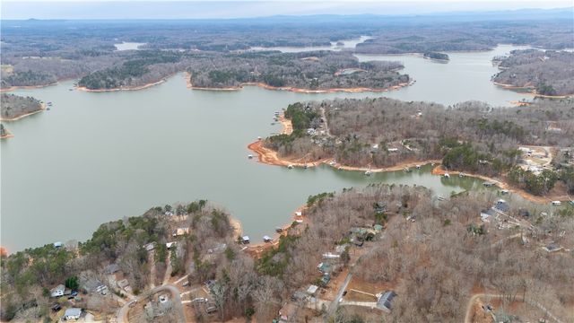 370 N Port Bass Drive, Fair Play, SC 29643