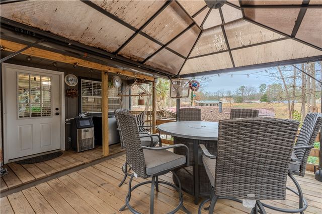 370 N Port Bass Drive, Fair Play, SC 29643