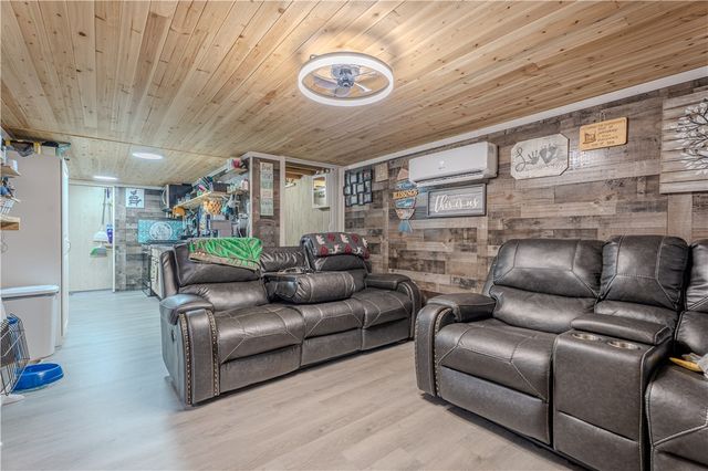 370 N Port Bass Drive, Fair Play, SC 29643