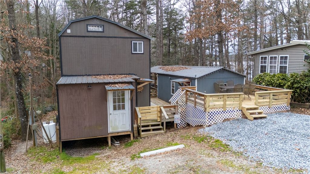 370 N Port Bass Drive, Fair Play, SC 29643