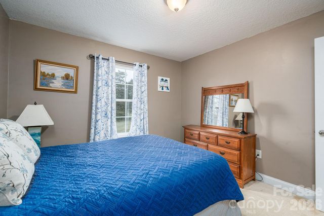 104 Lakewood Drive, Kings Mountain, NC 28086