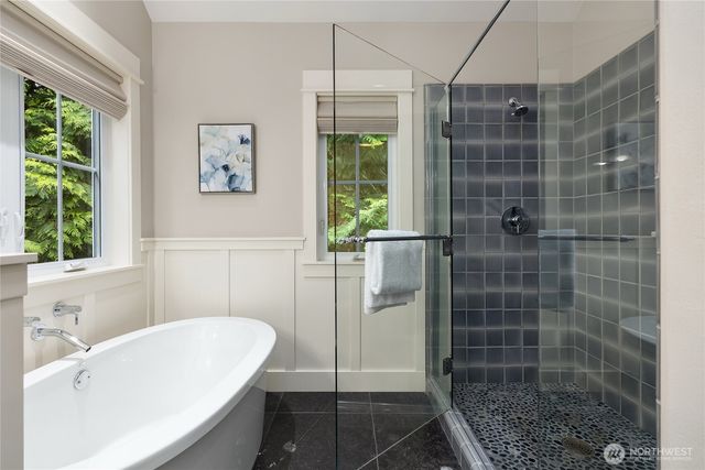 4548 Island Avenue NE, Bainbridge Island, WA 98110