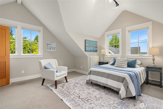 4548 Island Avenue NE, Bainbridge Island, WA 98110