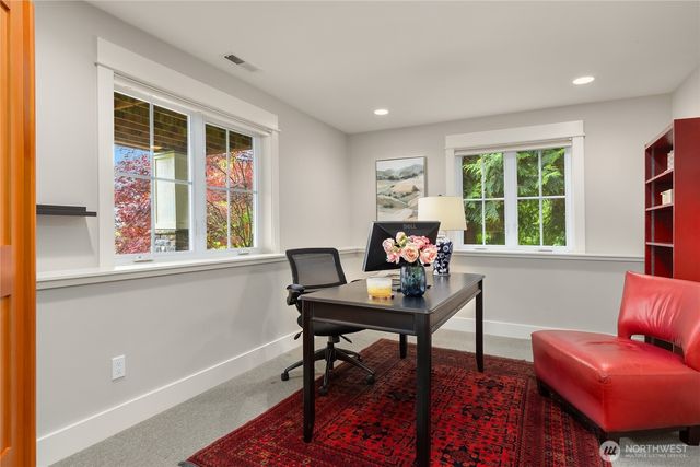 4548 Island Avenue NE, Bainbridge Island, WA 98110