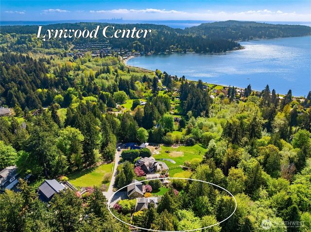 4548 Island Avenue NE, Bainbridge Island, WA 98110