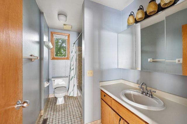 3058 Lake Shore Drive A, Minneapolis, MN 55416