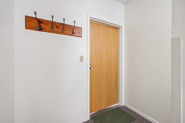 3058 Lake Shore Drive A, Minneapolis, MN 55416