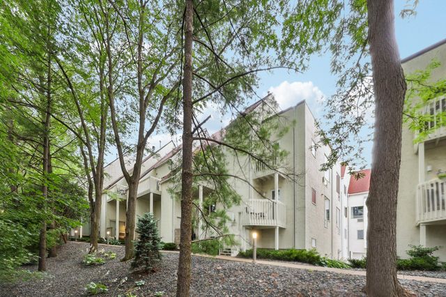 3058 Lake Shore Drive A, Minneapolis, MN 55416