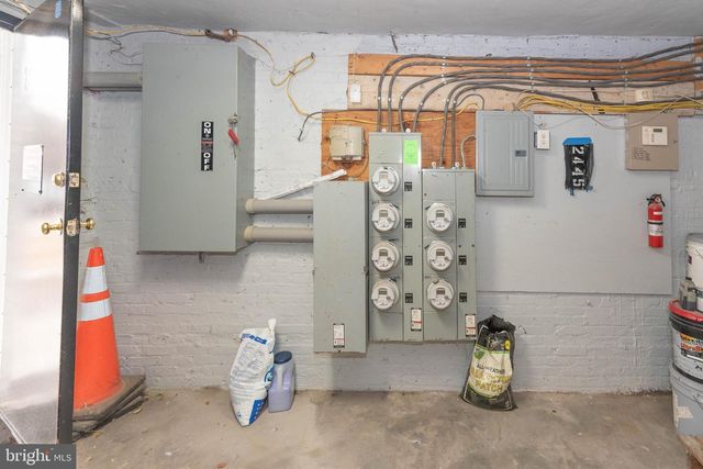 2445 LAKEVIEW AVE, Baltimore, MD 21217