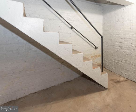 2445 LAKEVIEW AVE, Baltimore, MD 21217