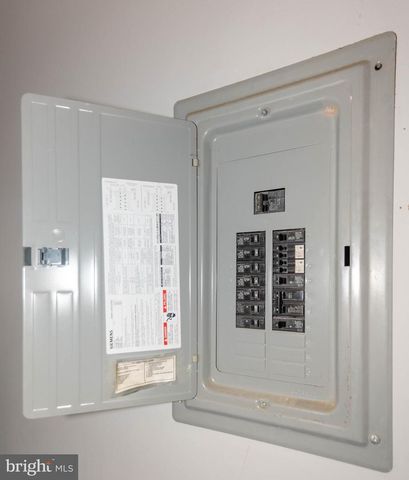 2445 LAKEVIEW AVE, Baltimore, MD 21217