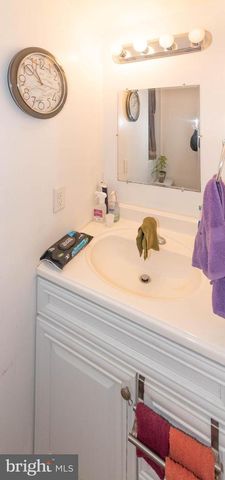 2445 LAKEVIEW AVE, Baltimore, MD 21217