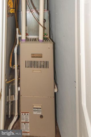 2445 LAKEVIEW AVE, Baltimore, MD 21217