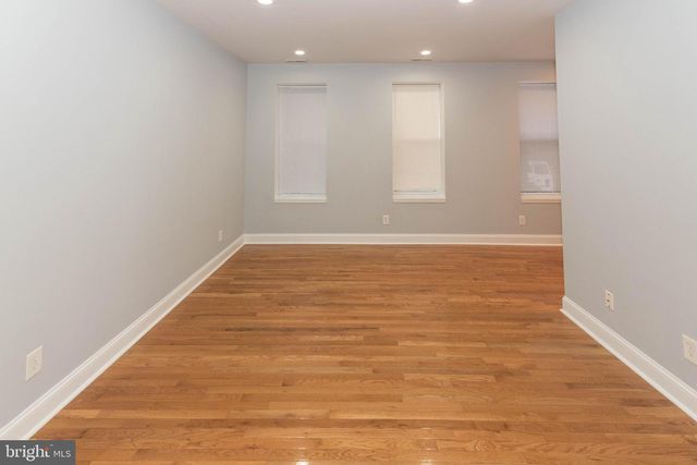 2445 LAKEVIEW AVE, Baltimore, MD 21217