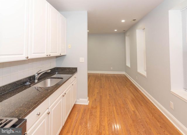 2445 LAKEVIEW AVE, Baltimore, MD 21217